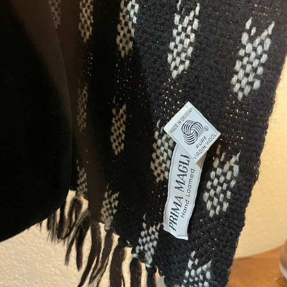 Prima Maglia Women's Pure Virgin Wool Hand Loomed Knit Fringed Scarf - Picture 6 of 8